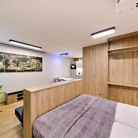 With Projector And Balcony Between Main Square And Kazimierz Quarter Daire