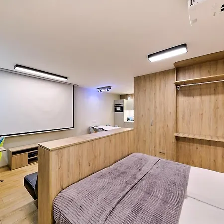 With Projector And Balcony Between Main Square And Kazimierz Quarter Daire *