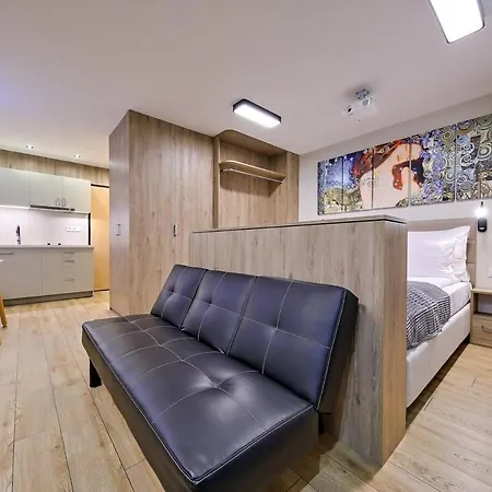 With Projector And Balcony Between Main Square And Kazimierz Quarter *