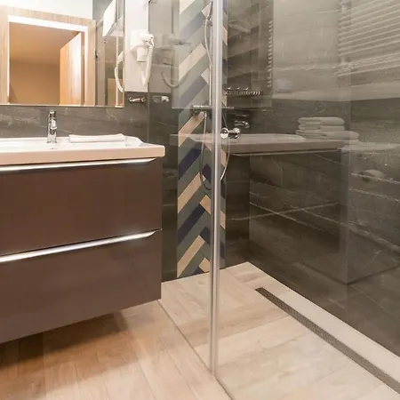 With Projector And Balcony Between Main Square And Kazimierz Quarter * Краков