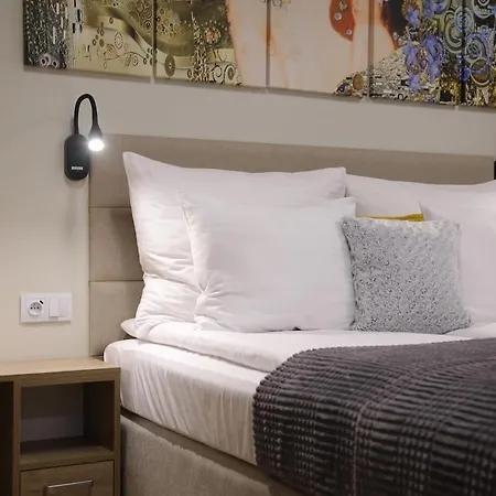 With Projector And Balcony Between Main Square And Kazimierz Quarter Апартаменты Краков